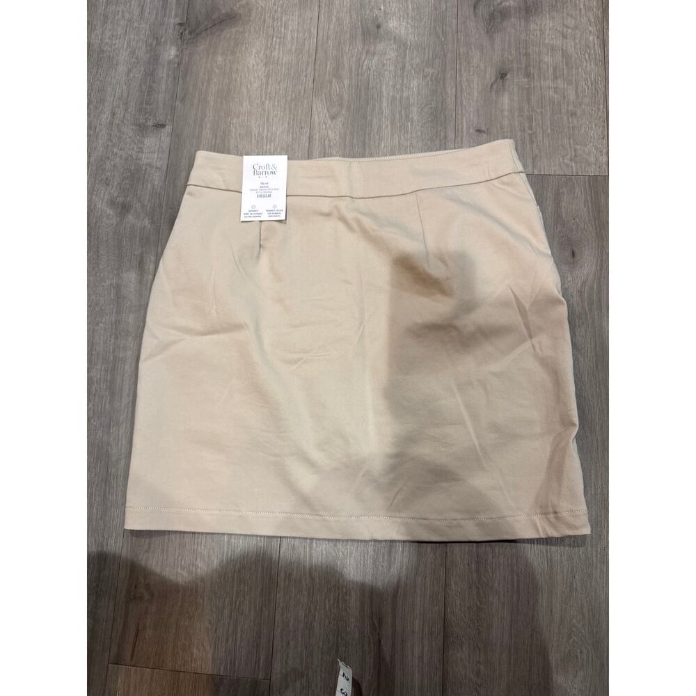 Croft & Barrow Mid Rise Khaki Skort Women's Size 8 Regular - Picture 2 of 12